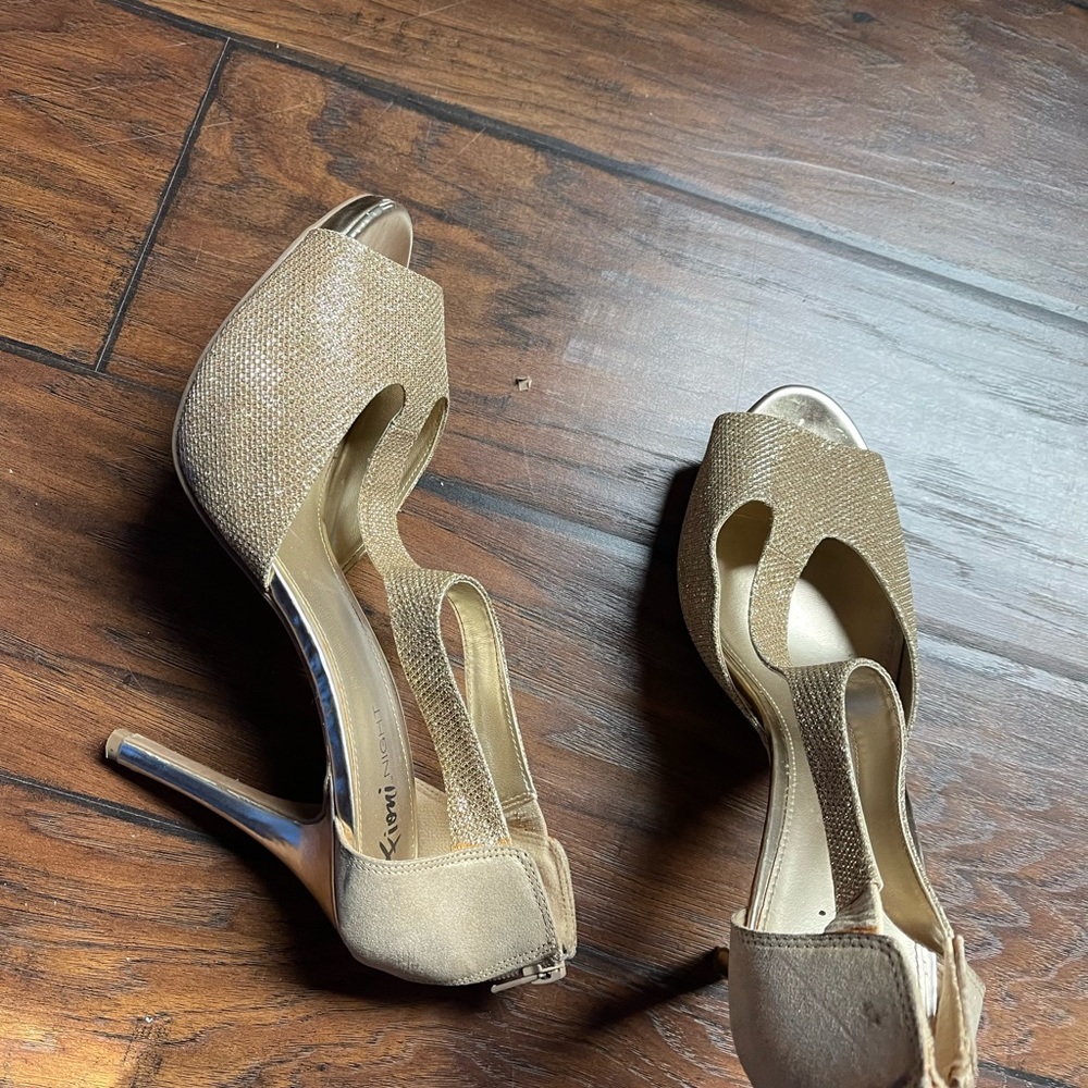 Size 11 Gold Glitter Heels - Picture 9 of 9